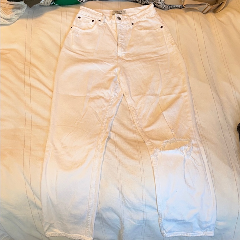 Abercrombie White Ultra High Rise Ankle Straight Jeans